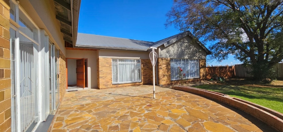 To Let 5 Bedroom Property for Rent in Bainsvlei Free State